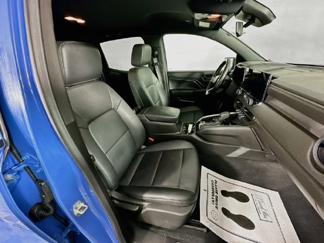 Used 2025 Chevrolet Colorado Trail Boss AWD/4WD image 32