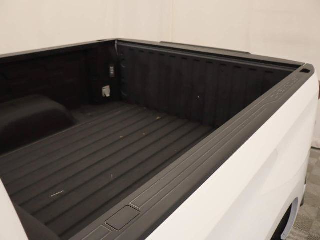 Used 2022 Chevrolet Silverado 1500 LT RWD image 17
