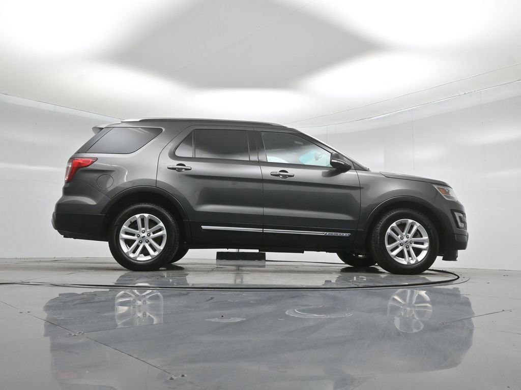 Certified 2017 Ford Explorer XLT w/ Equipment Group 202A image 50