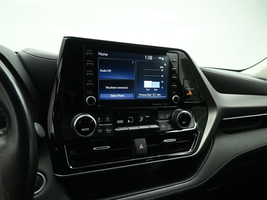 Used 2021 Toyota Highlander LE image 41