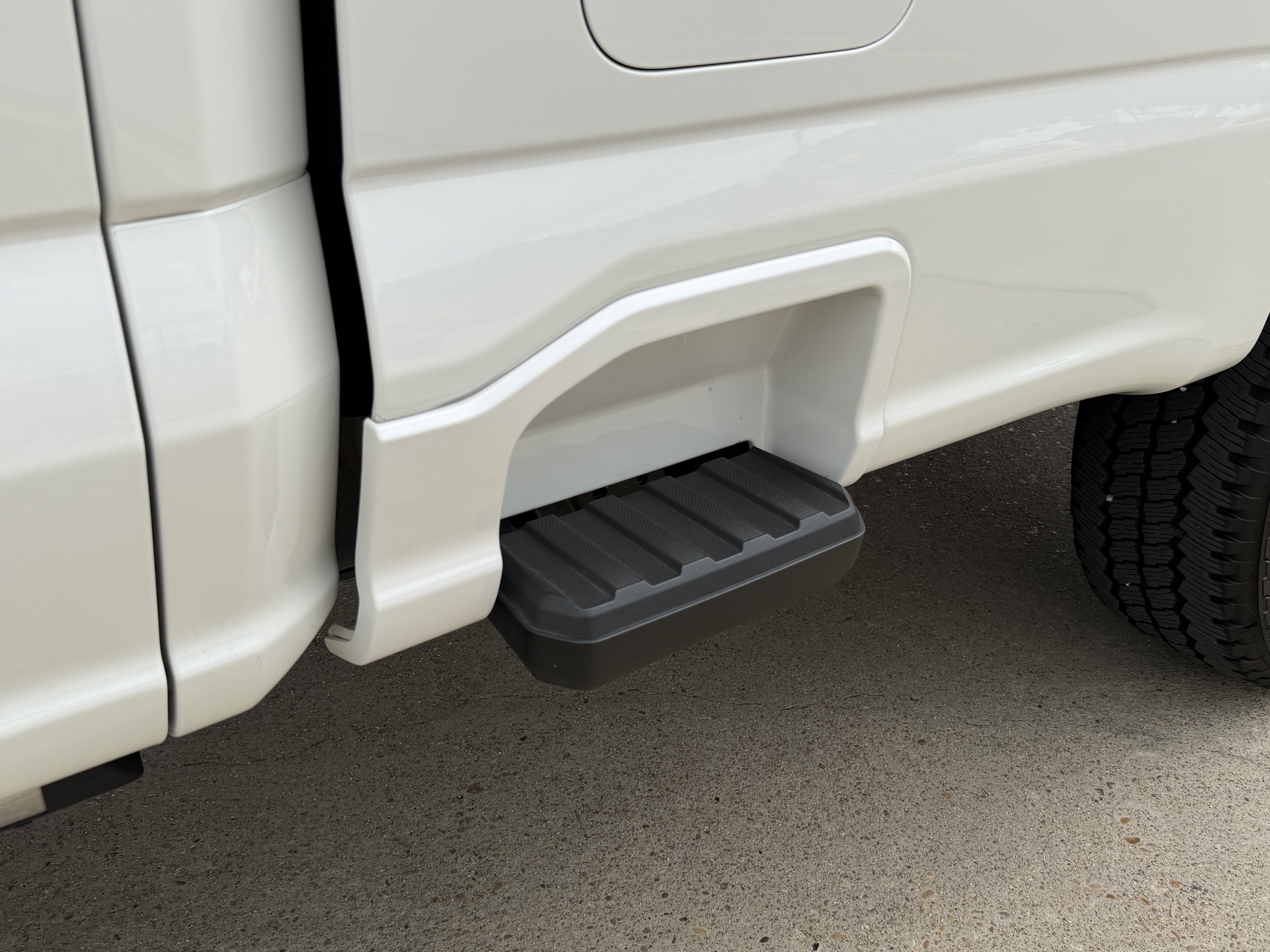 Certified 2024 Ford F250 Limited w/ FX4 Off-Road Package image 15