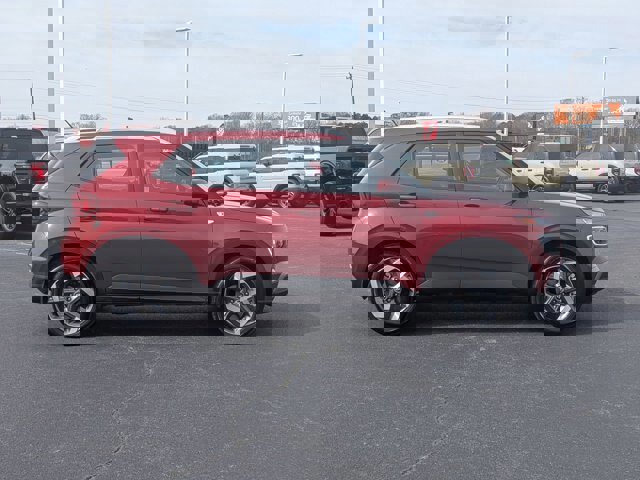 Used 2025 Hyundai Venue Limited image 7