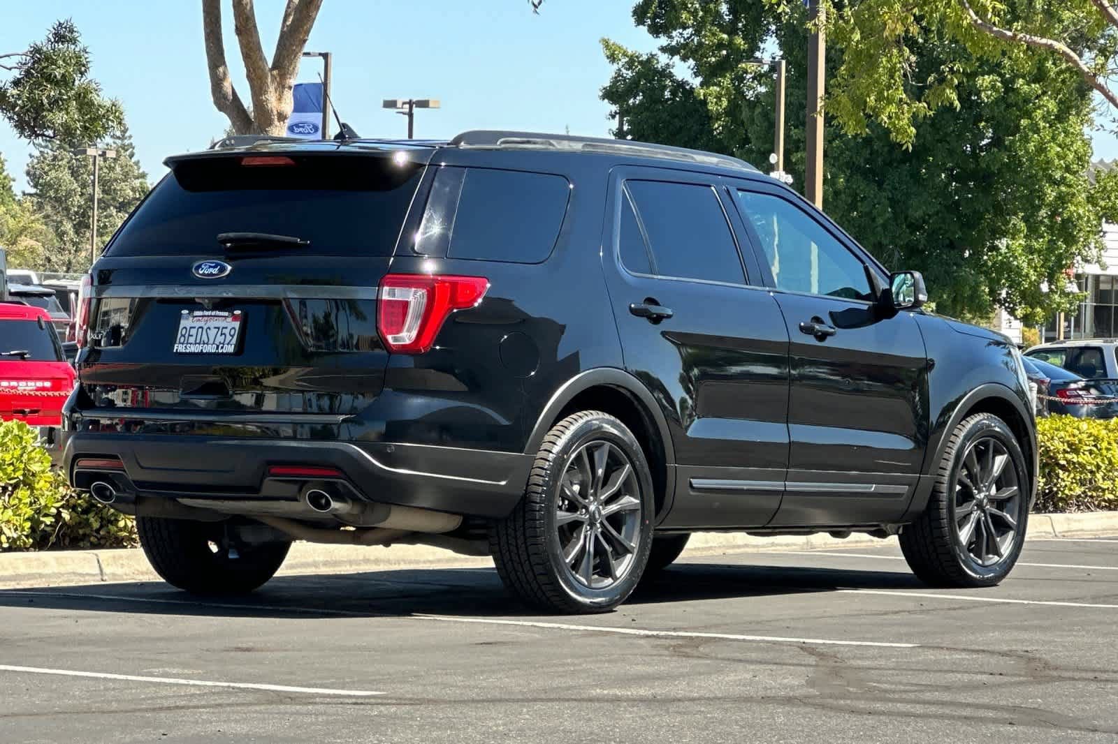 Certified 2018 Ford Explorer XLT w/ Equipment Group 202A FWD image 2
