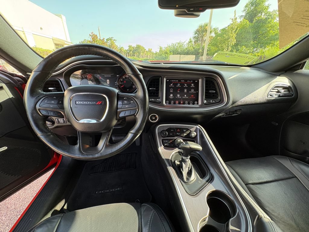 Used 2017 Dodge Challenger SXT Plus RWD image 7