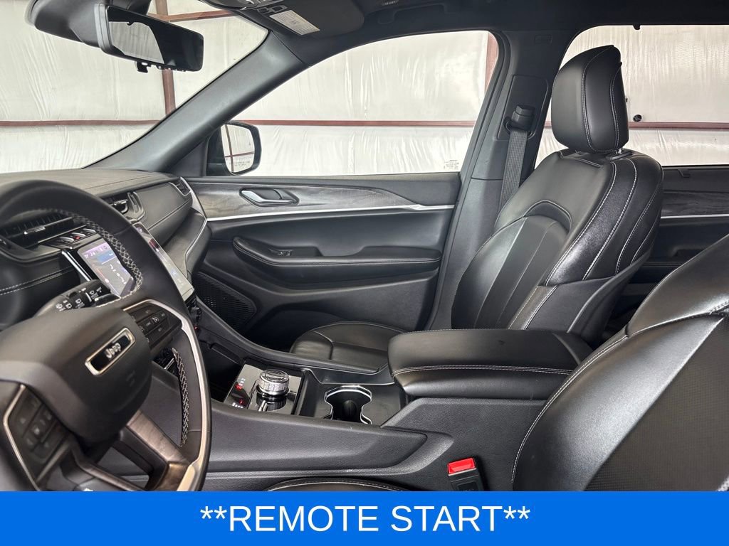 Used 2024 Jeep Grand Cherokee L Limited w/ Luxury Tech Group II image 16