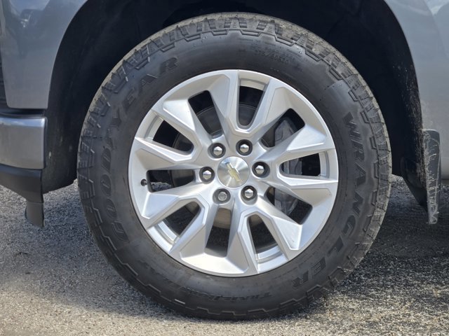 Used 2020 Chevrolet Silverado 1500 Custom w/ Custom Value Package image 11