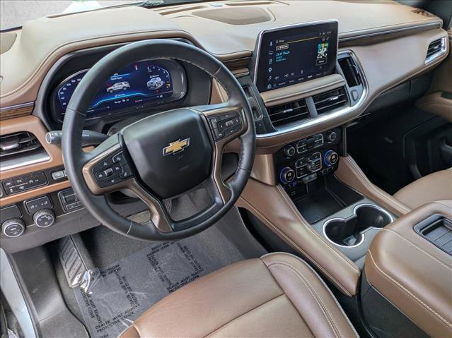 Used 2024 Chevrolet Suburban High Country RWD image 10