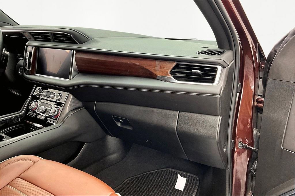 Used 2023 GMC Yukon Denali Ultimate image 17