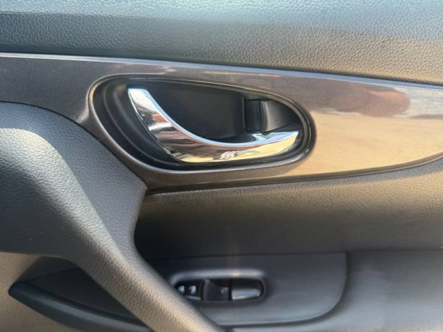 Used 2020 Nissan Rogue SV FWD image 5