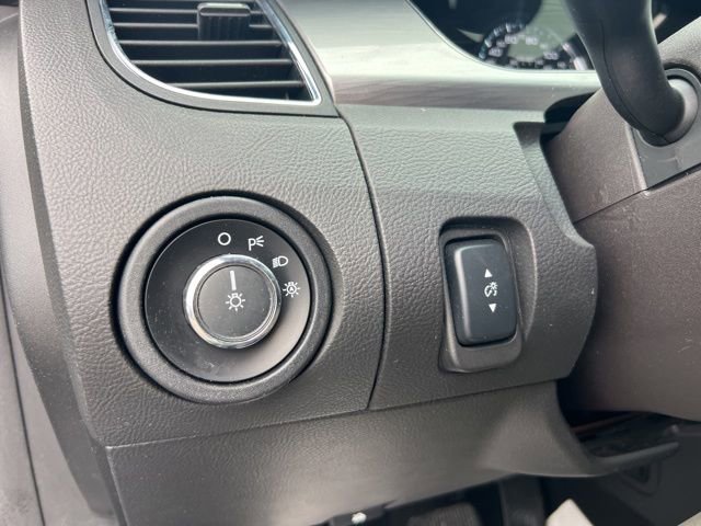 Certified 2018 Ford Taurus SEL w/ Equipment Group 201A FWD image 8