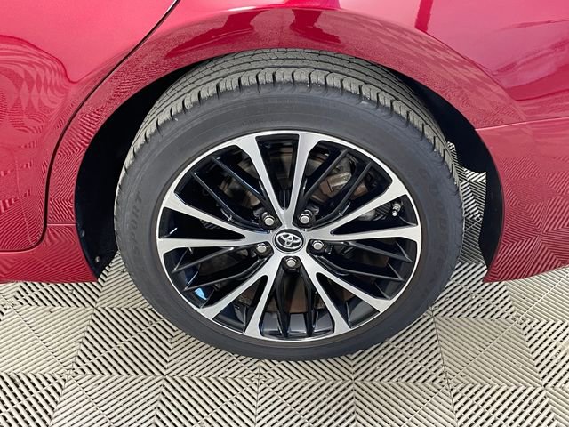 Used 2018 Toyota Camry SE FWD image 18