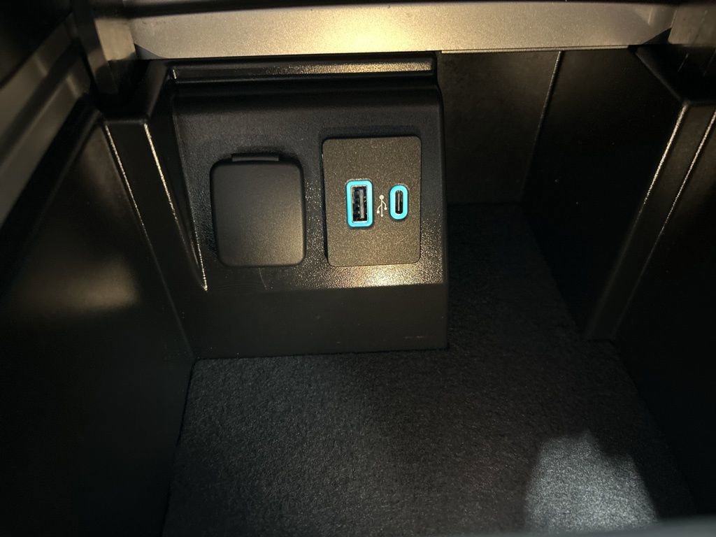 Certified 2023 Ford Explorer XLT w/ Equipment Group 202A image 23