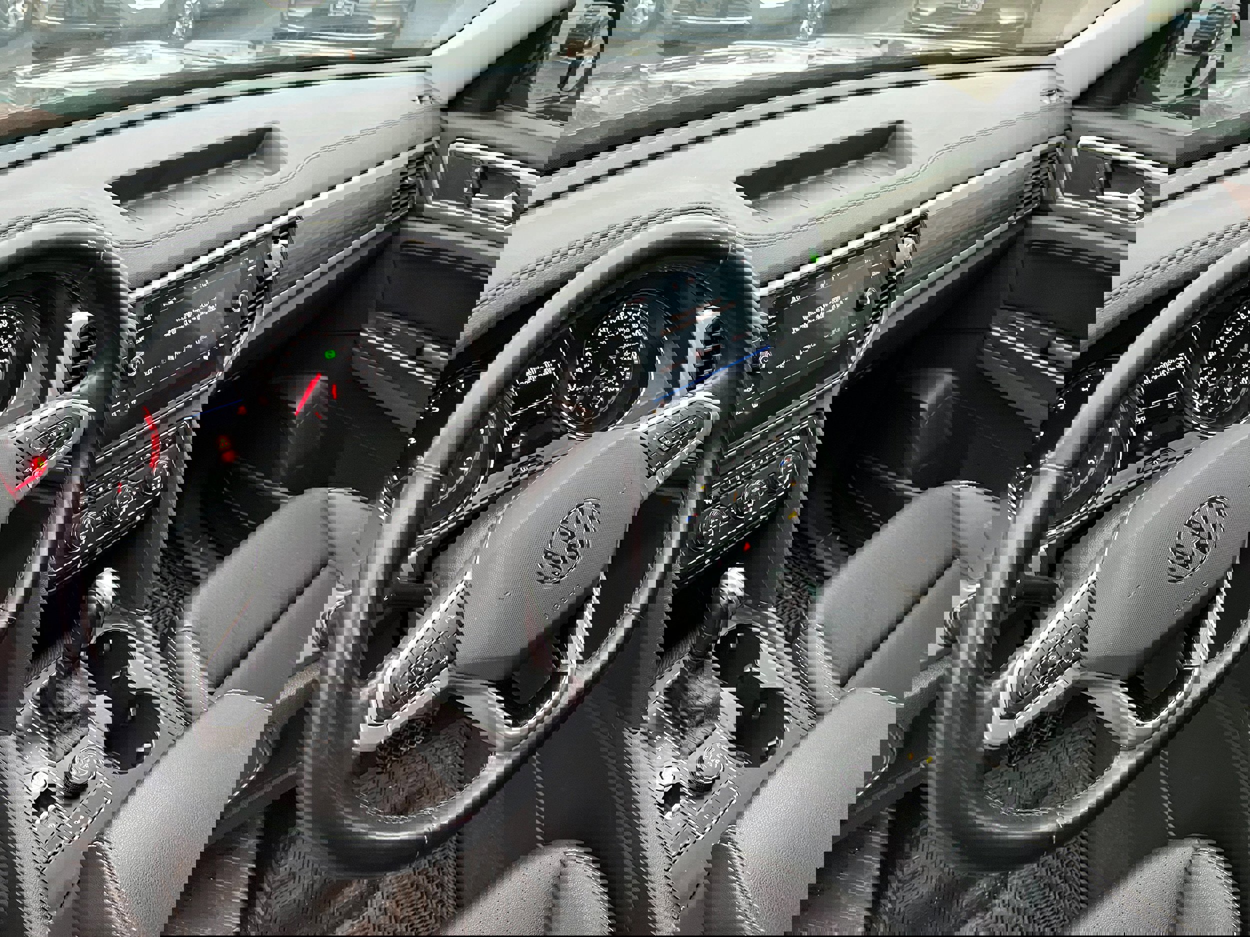 Used 2021 Volkswagen Atlas SE image 8