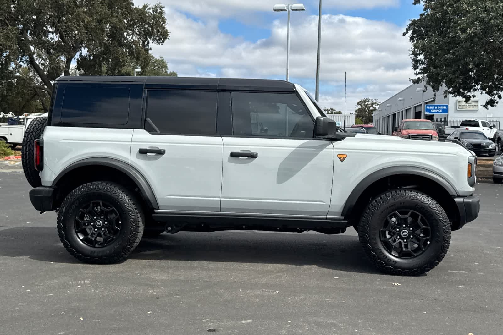 Certified 2026 Ford Bronco Badlands AWD/4WD image 8