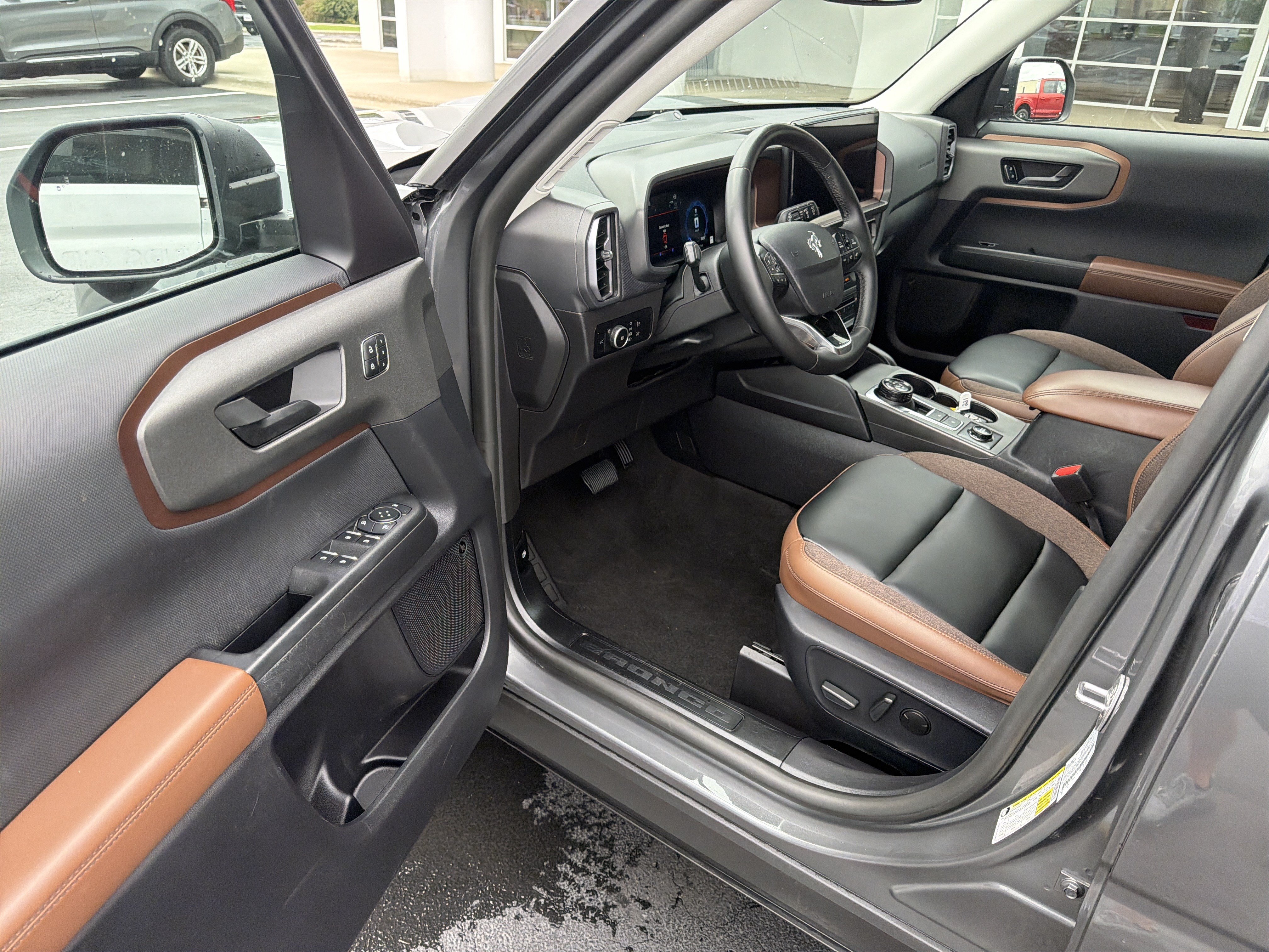 Certified 2025 Ford Bronco Sport Outer Banks w/ Outer Banks Tech Package+ AWD/4WD image 17