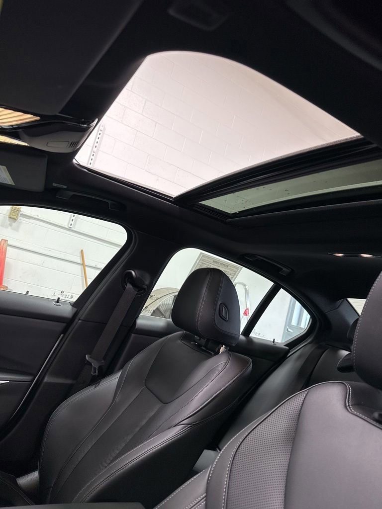 Used 2025 BMW 330i xDrive Sedan w/ Premium Package image 19