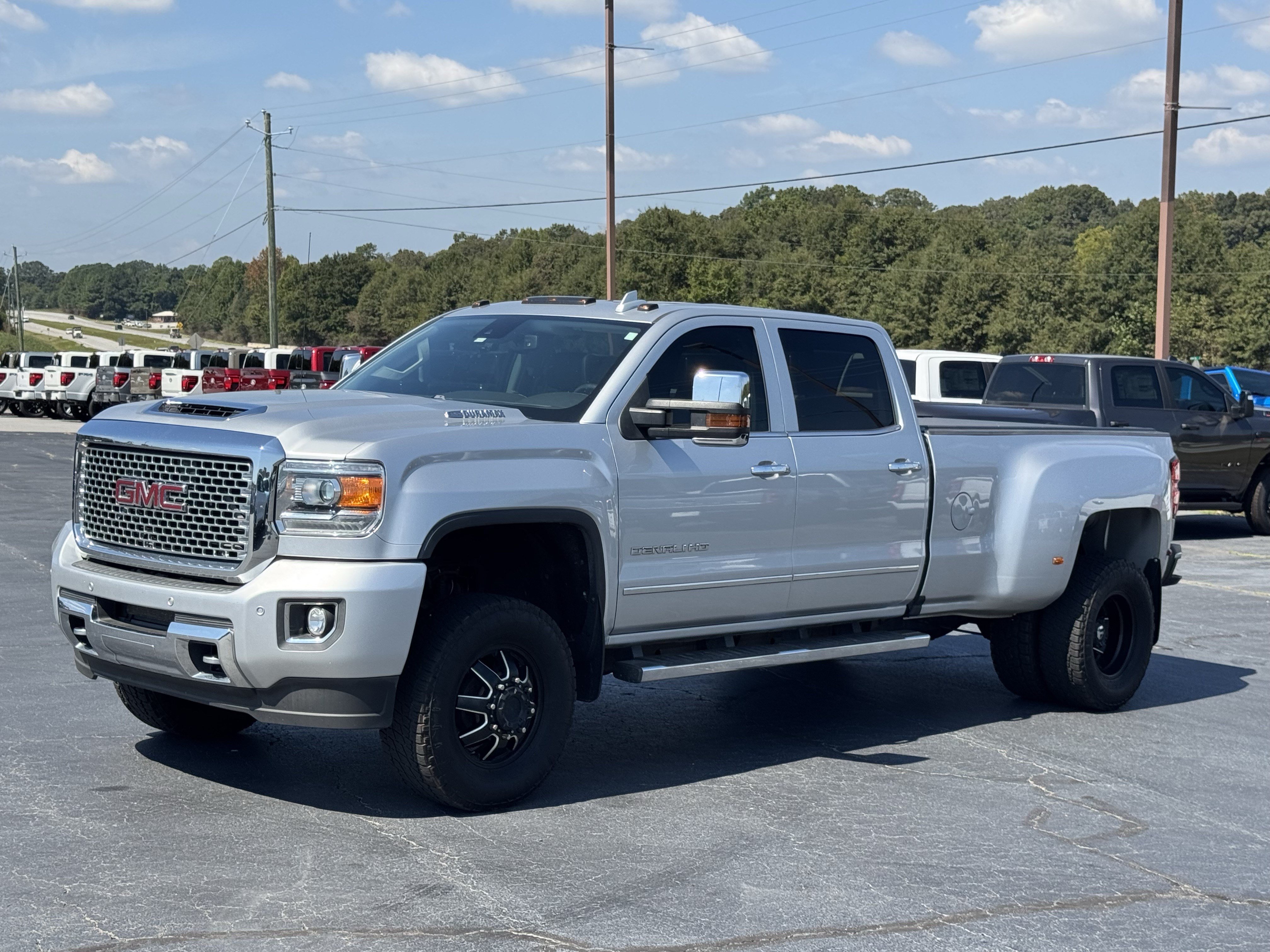 Used 2017 GMC Sierra 3500 Denali w/ Duramax Plus Package AWD/4WD image 2