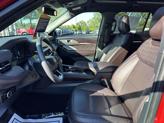 Certified 2025 Ford Explorer Platinum w/ Ultimate Package AWD/4WD image 9