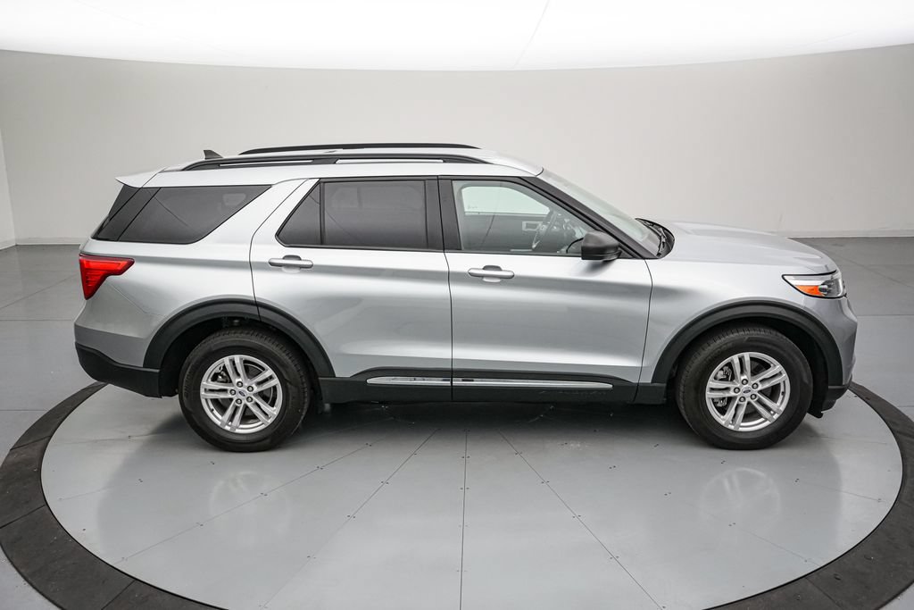Certified 2023 Ford Explorer XLT w/ Equipment Group 202A AWD/4WD video 3