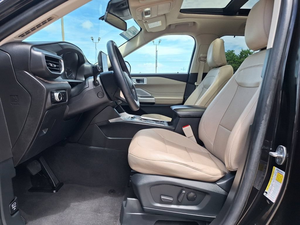Certified 2023 Ford Explorer Limited w/ Limited Technology Package RWD image 13