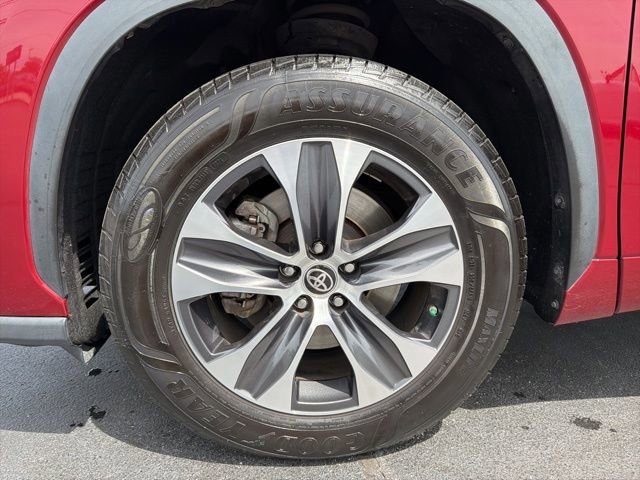 Used 2023 Toyota Highlander XLE FWD image 10