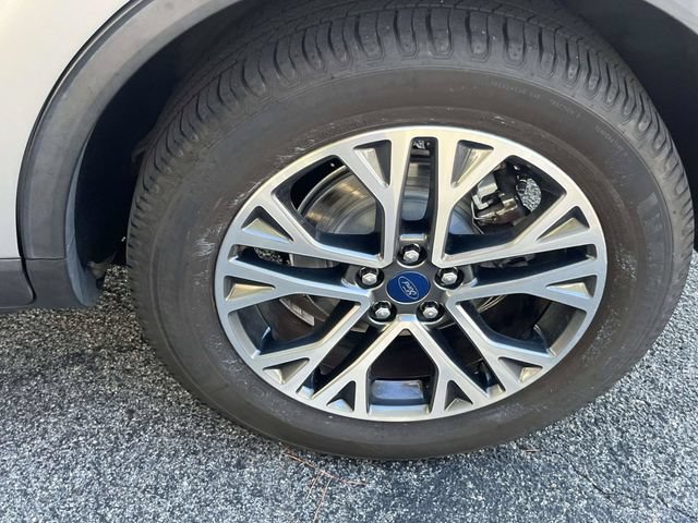 Certified 2020 Ford Escape SEL FWD image 11
