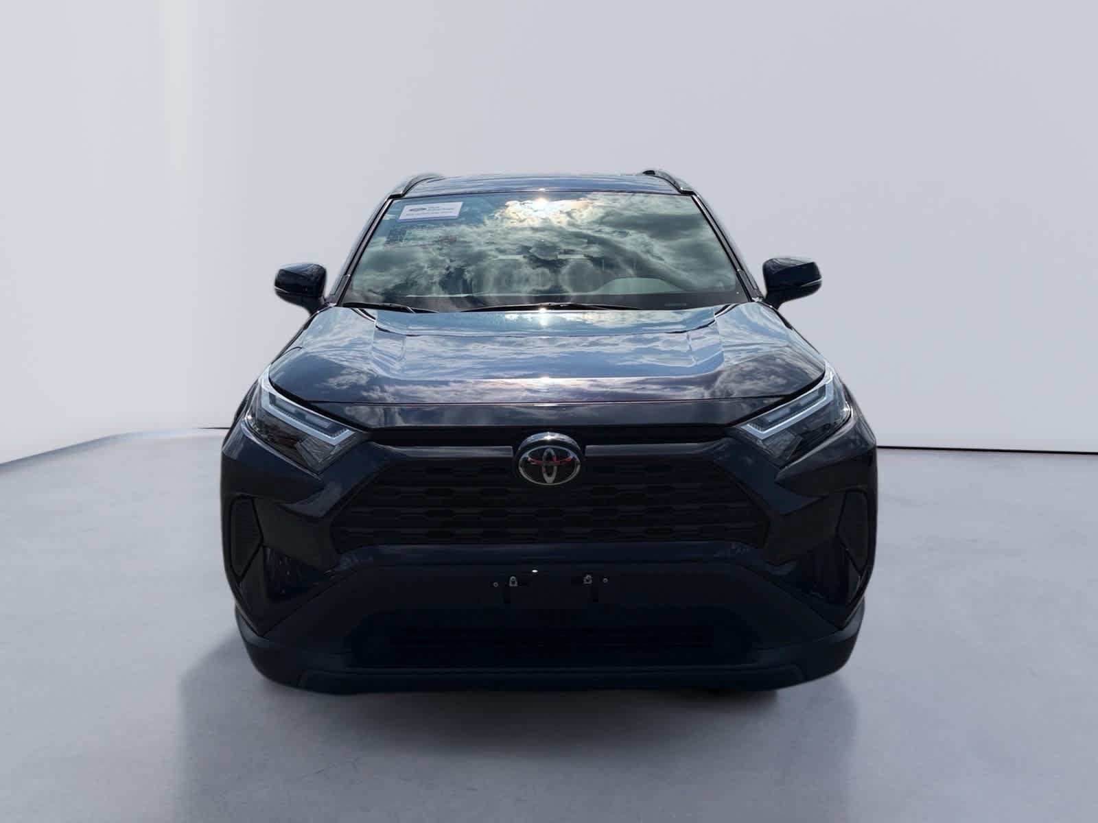 Used 2025 Toyota RAV4 XLE AWD/4WD image 8