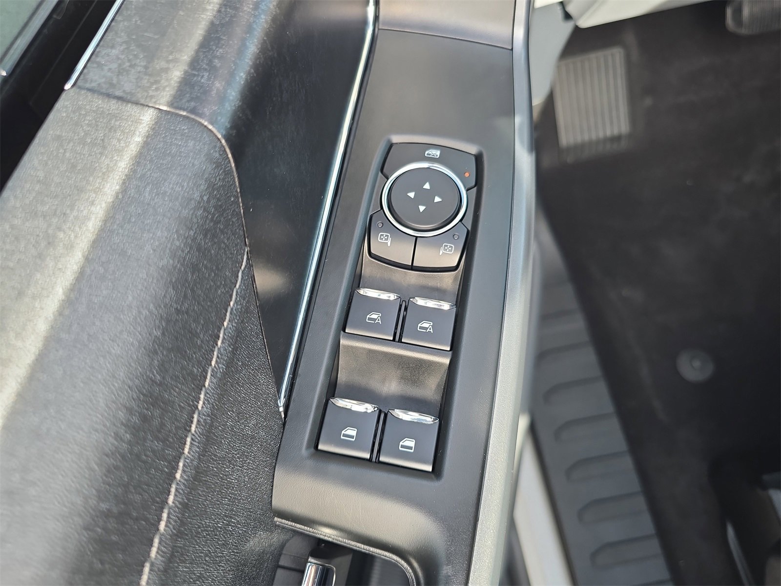 Certified 2024 Ford F150 Lightning XLT w/ Max Trailer Tow Package image 13