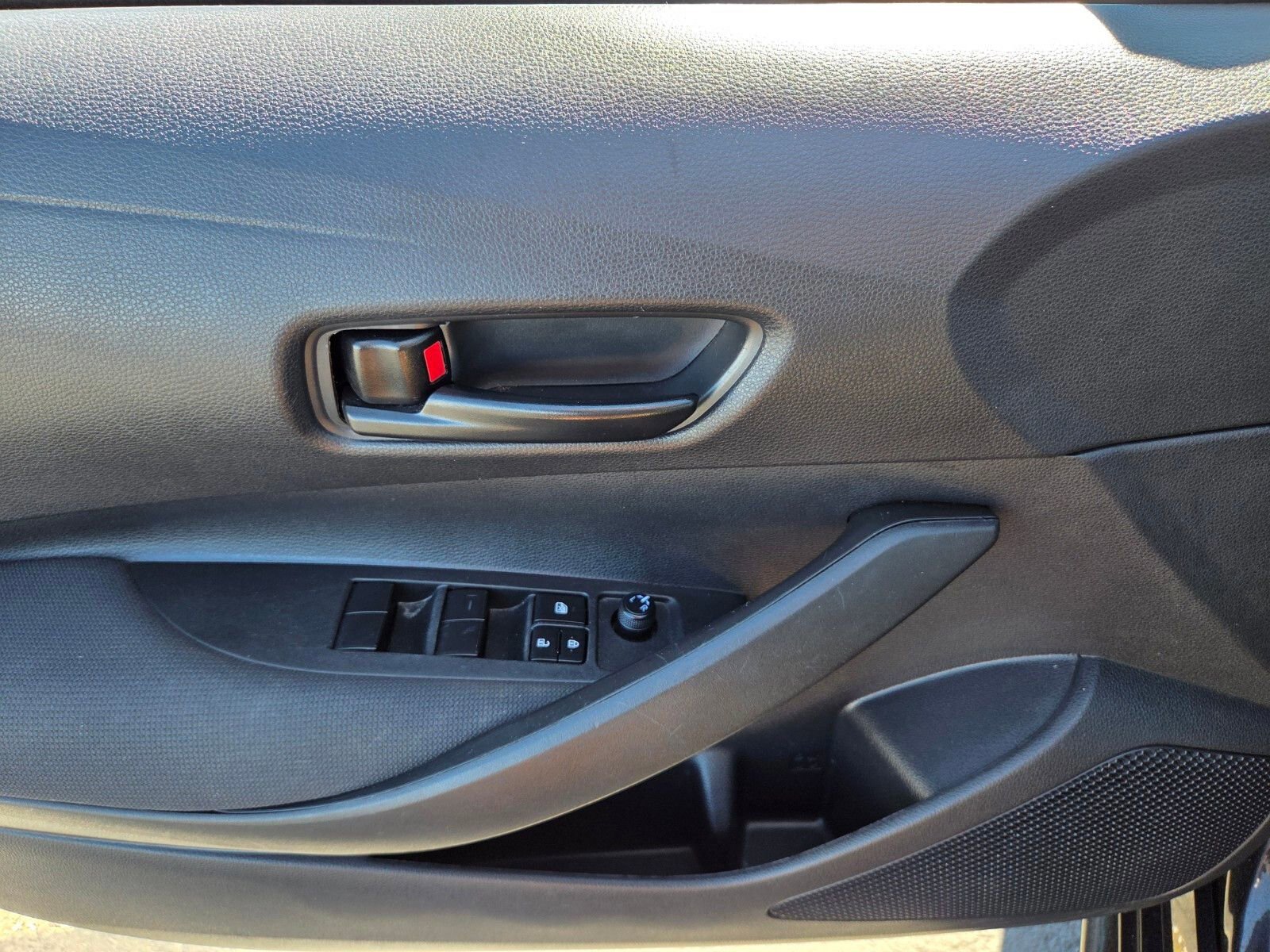 Used 2023 Toyota Corolla LE FWD image 17