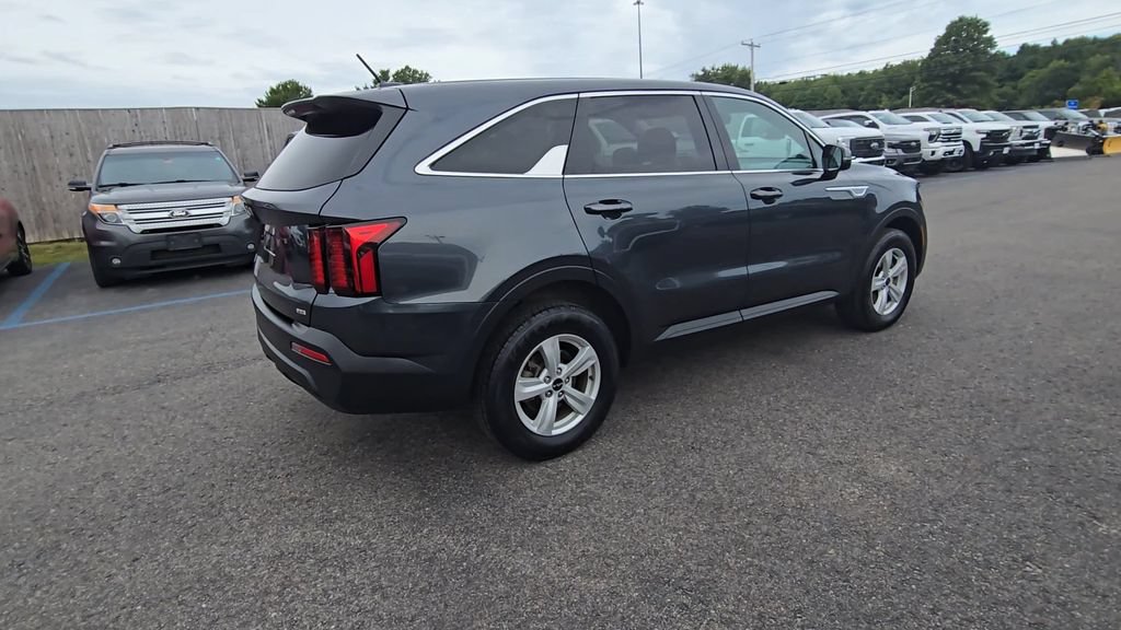 Used 2023 Kia Sorento LX AWD/4WD image 19