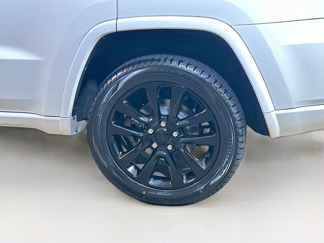 Used 2019 Jeep Grand Cherokee Altitude image 10