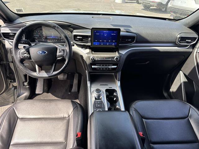 Certified 2020 Ford Explorer XLT w/ Equipment Group 202A AWD/4WD image 11