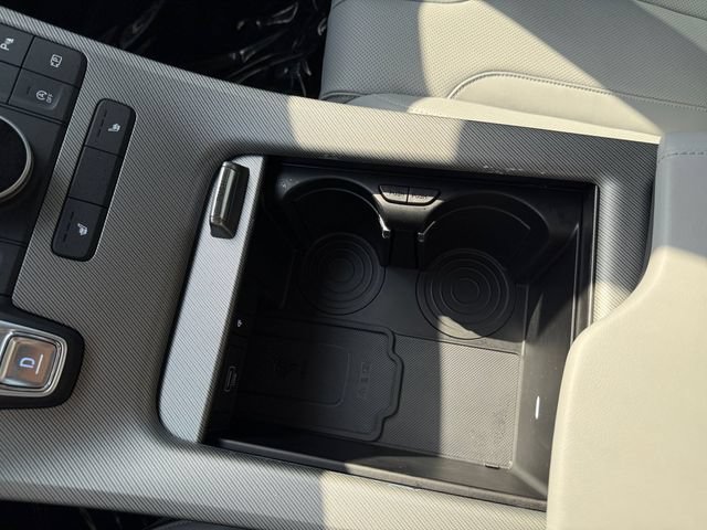 Used 2025 Hyundai Palisade SEL FWD image 13