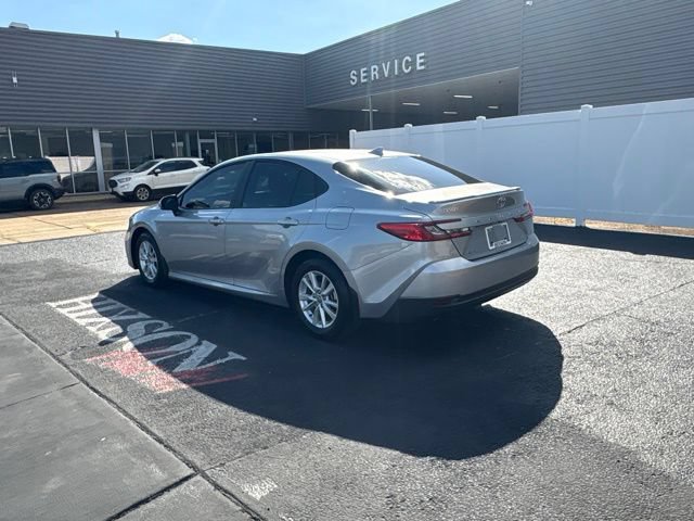 Used 2026 Toyota Camry LE w/ Convenience Package FWD image 5