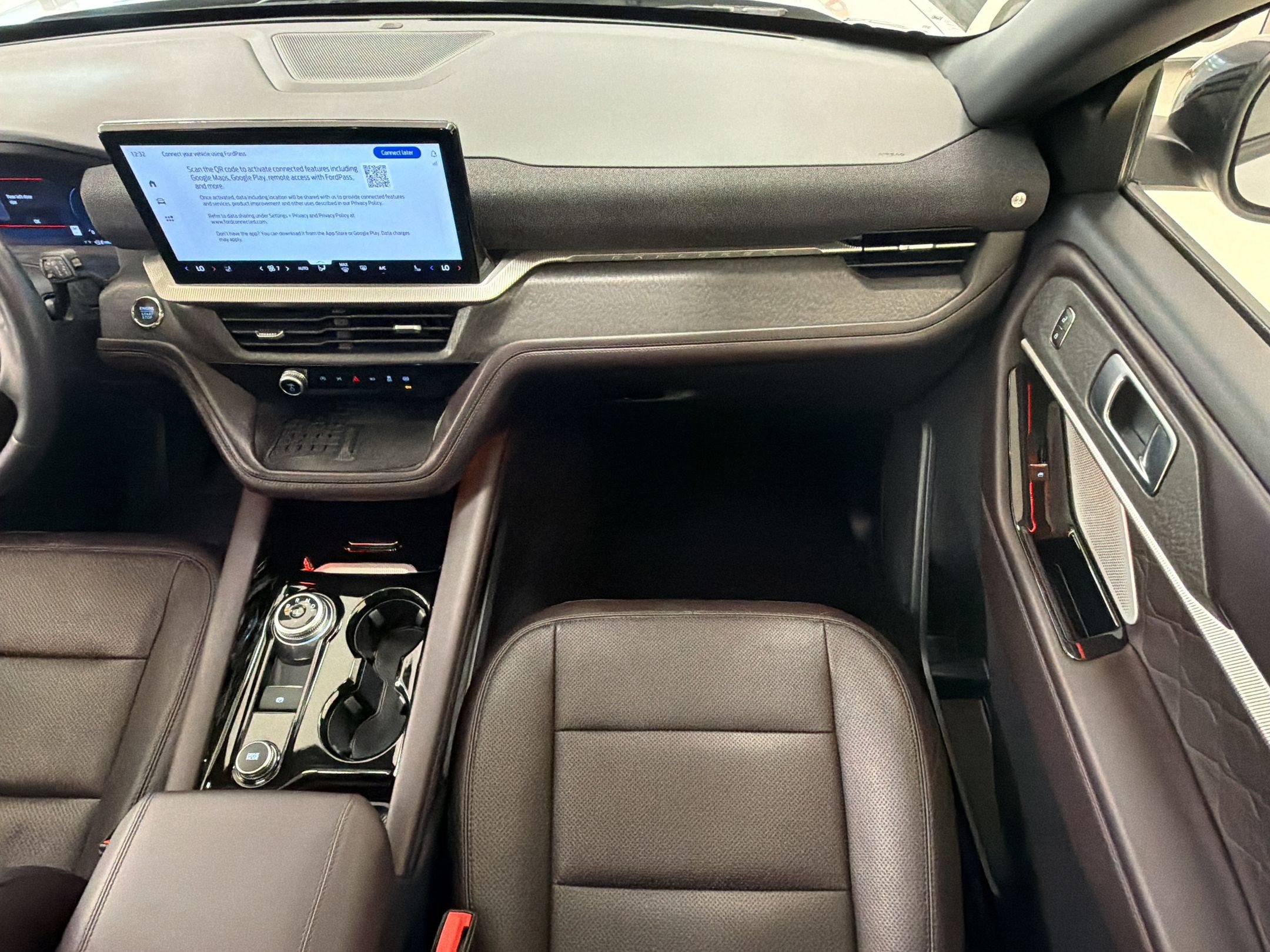 Certified 2025 Ford Explorer Platinum w/ LUX Leather Package AWD/4WD image 30