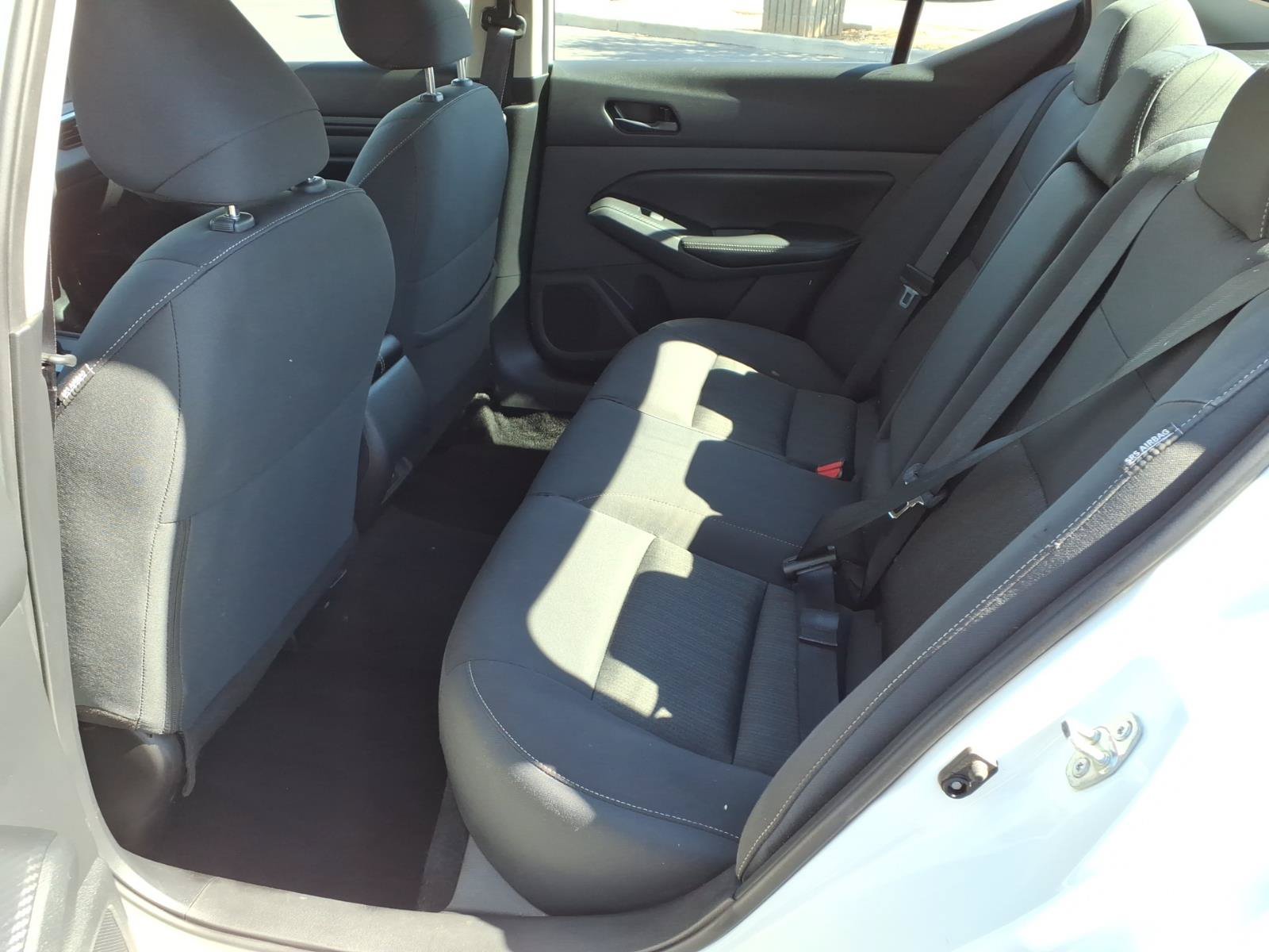 Used 2025 Nissan Altima 2.5 SV FWD image 17