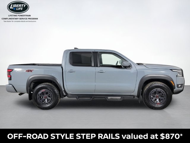 Used 2025 Nissan Frontier PRO-4X AWD/4WD image 2
