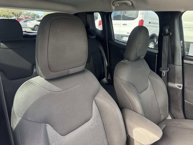 Used 2017 Jeep Renegade Latitude image 36