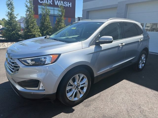 Certified 2022 Ford Edge Titanium AWD/4WD image 2