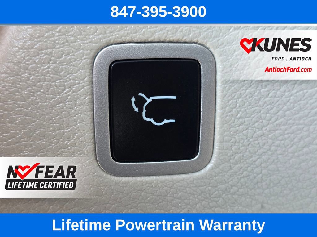 Used 2024 Chrysler Pacifica Touring-L image 37