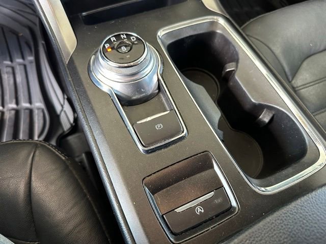 Certified 2017 Ford Fusion SE w/ Fusion SE Technology Package FWD image 19