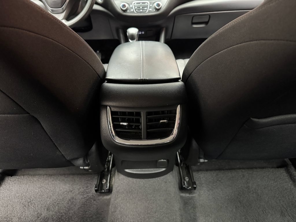 Used 2025 Chevrolet Malibu LT FWD image 11