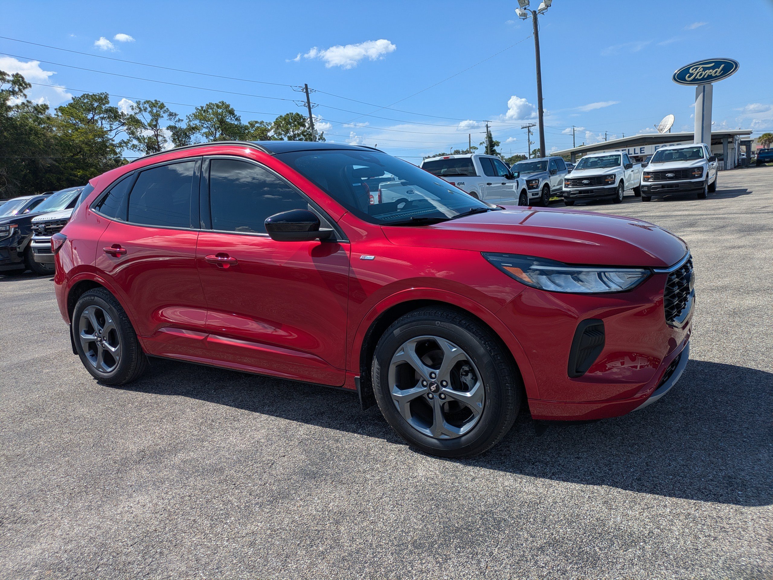 Certified 2023 Ford Escape ST-Line w/ Tech Pack #1 FWD image 2