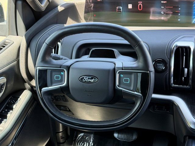 Certified 2025 Ford Expedition Platinum w/ Stealth Appearance Package image 18