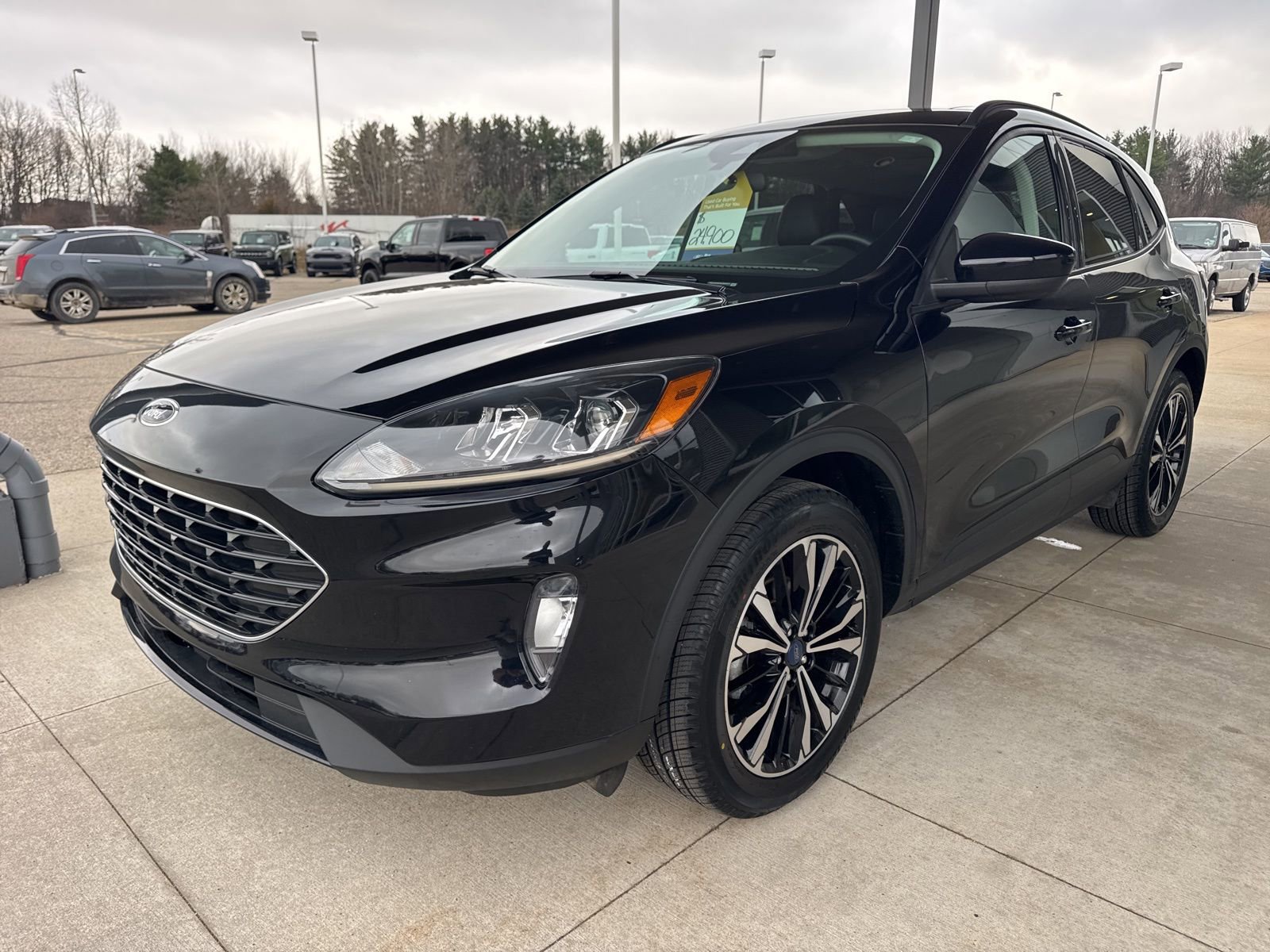 Certified 2022 Ford Escape SEL w/ SEL Stealth AWD Package image 10
