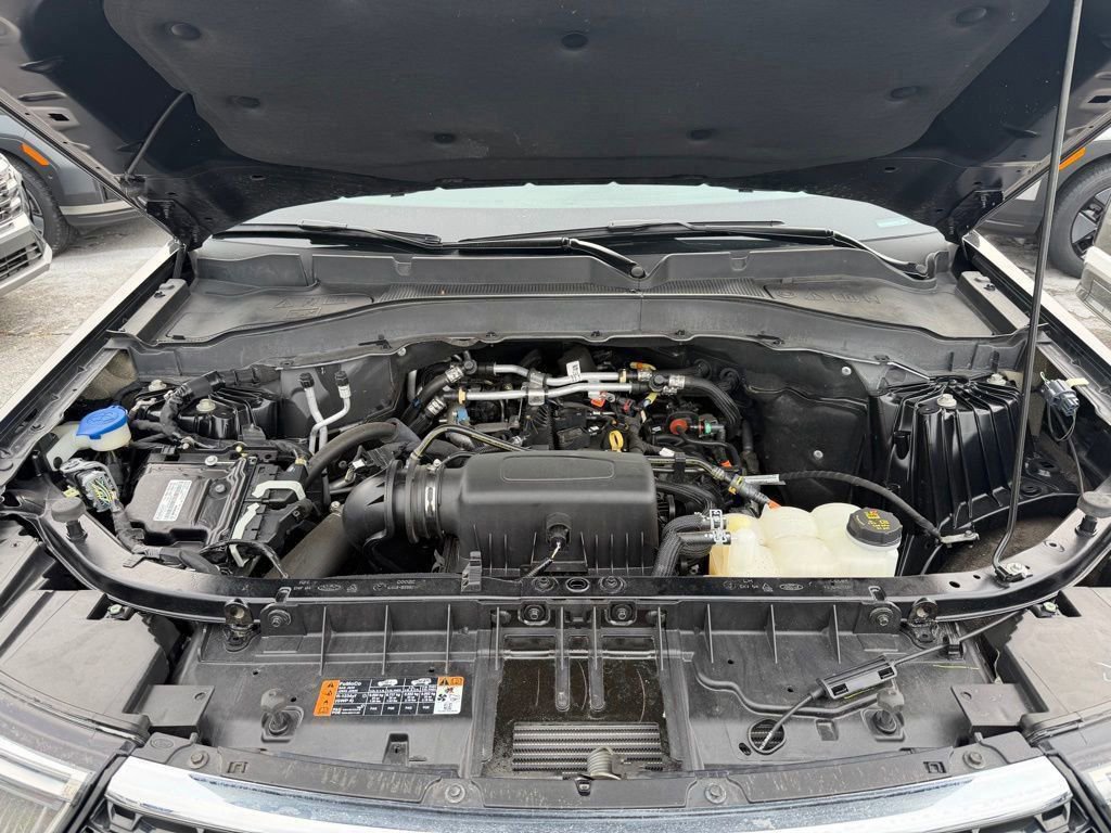 Certified 2022 Ford Explorer XLT w/ Equipment Group 202A image 19