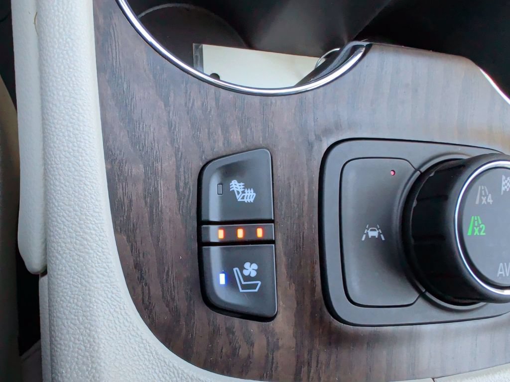 Used 2023 GMC Acadia Denali w/ Denali Ultimate Package AWD/4WD image 22