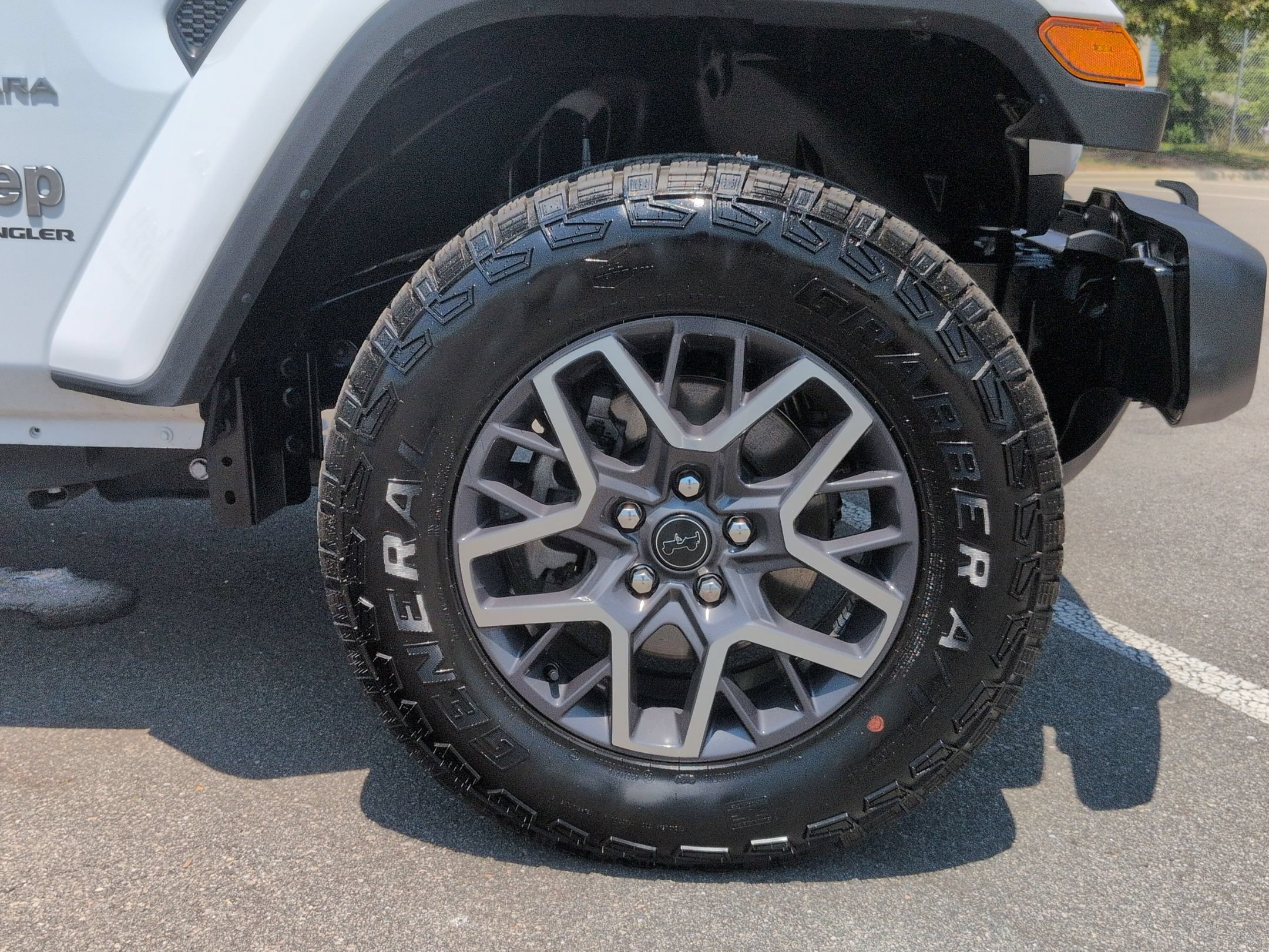 Used 2024 Jeep Wrangler Unlimited Sahara w/ Technology Group AWD/4WD image 11