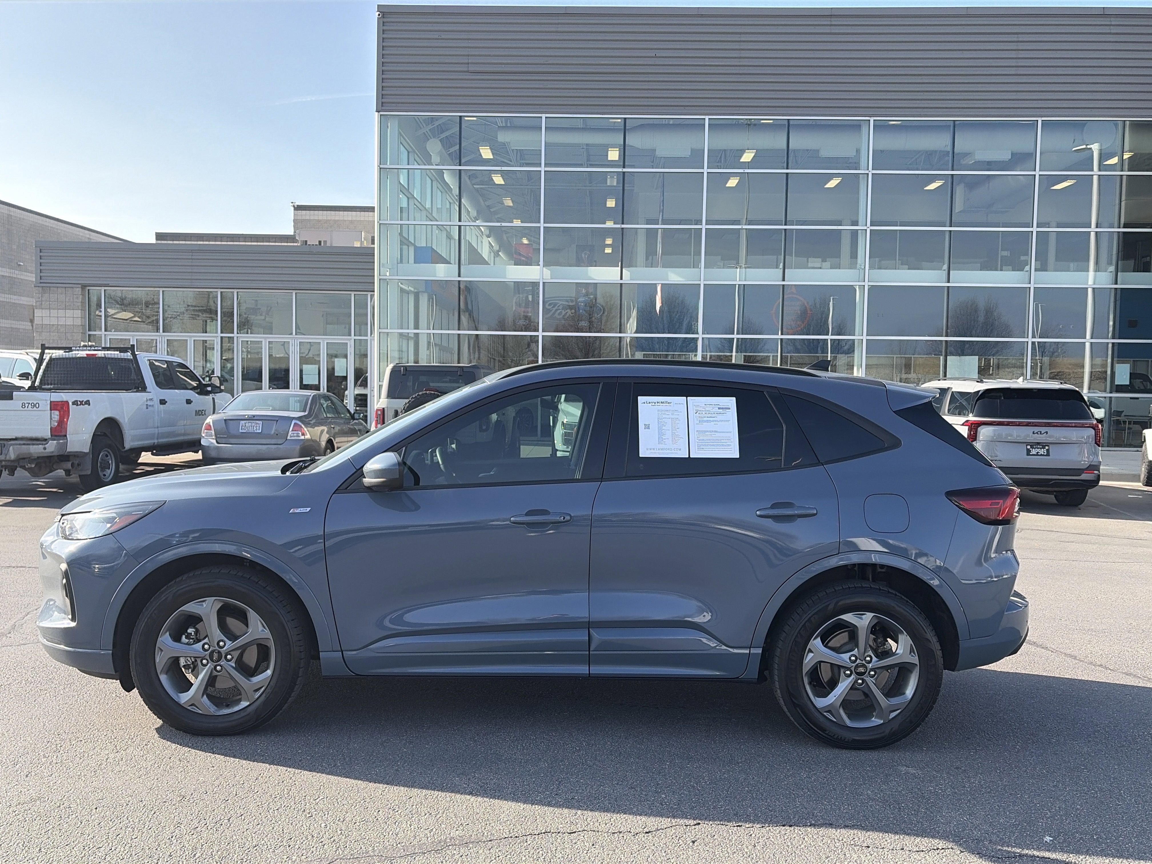 Certified 2023 Ford Escape ST-Line Select w/ Tech Pack #2 image 2