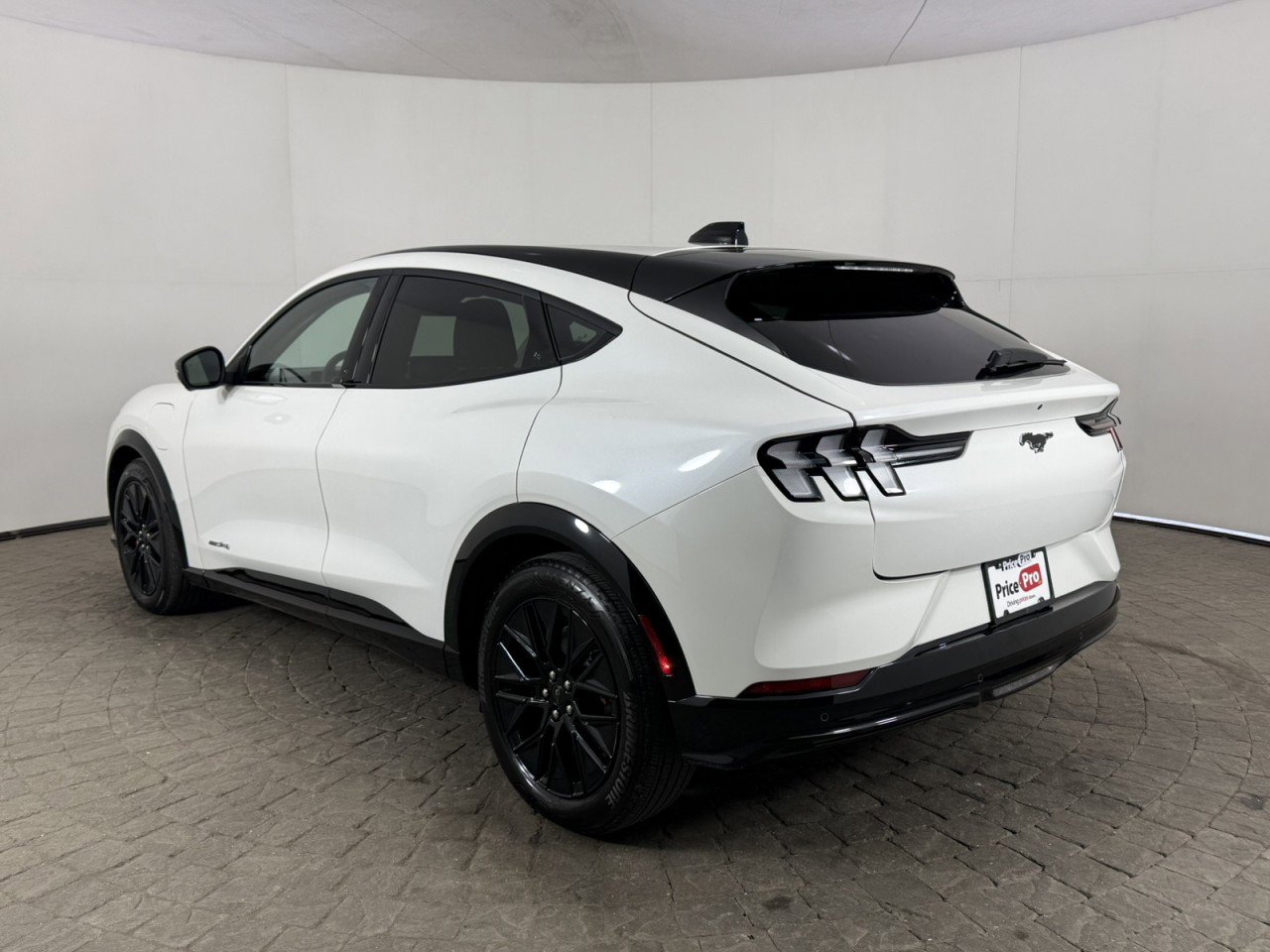 Certified 2025 Ford Mustang Mach-E Premium w/ Sport Appearance Package AWD/4WD image 5